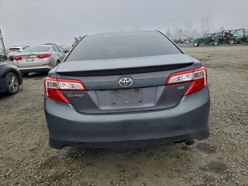 2014 TOYOTA CAMRY SE  