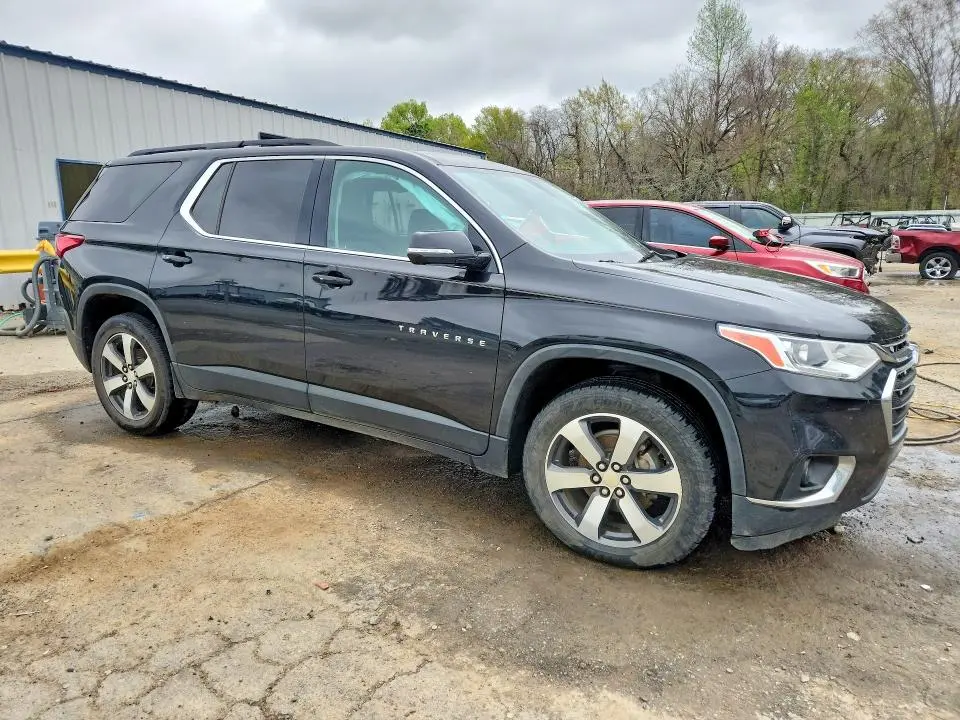 2020 CHEVROLET TRAVERSE LT  