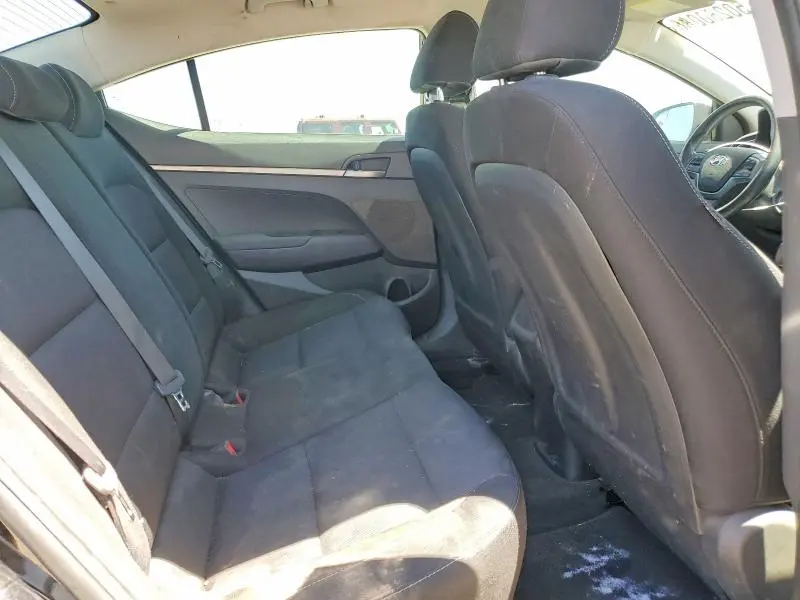 2018 HYUNDAI ELANTRA SE  