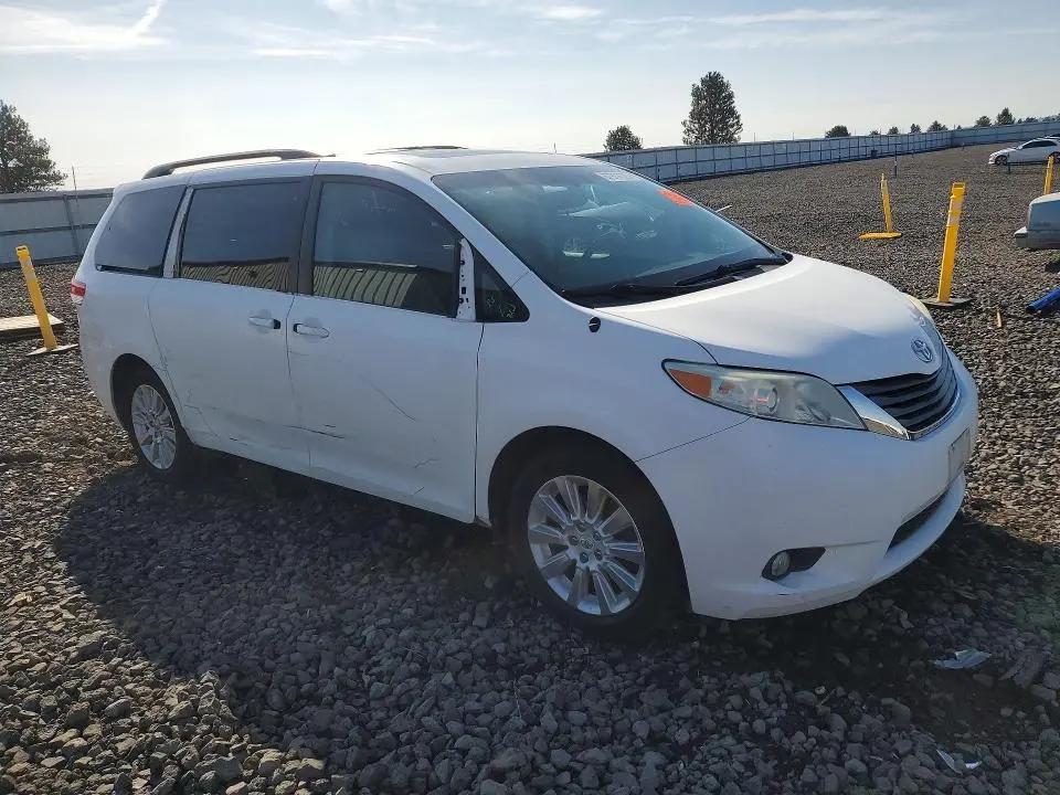 2011 TOYOTA SIENNA XLE 7-PASSENGER  