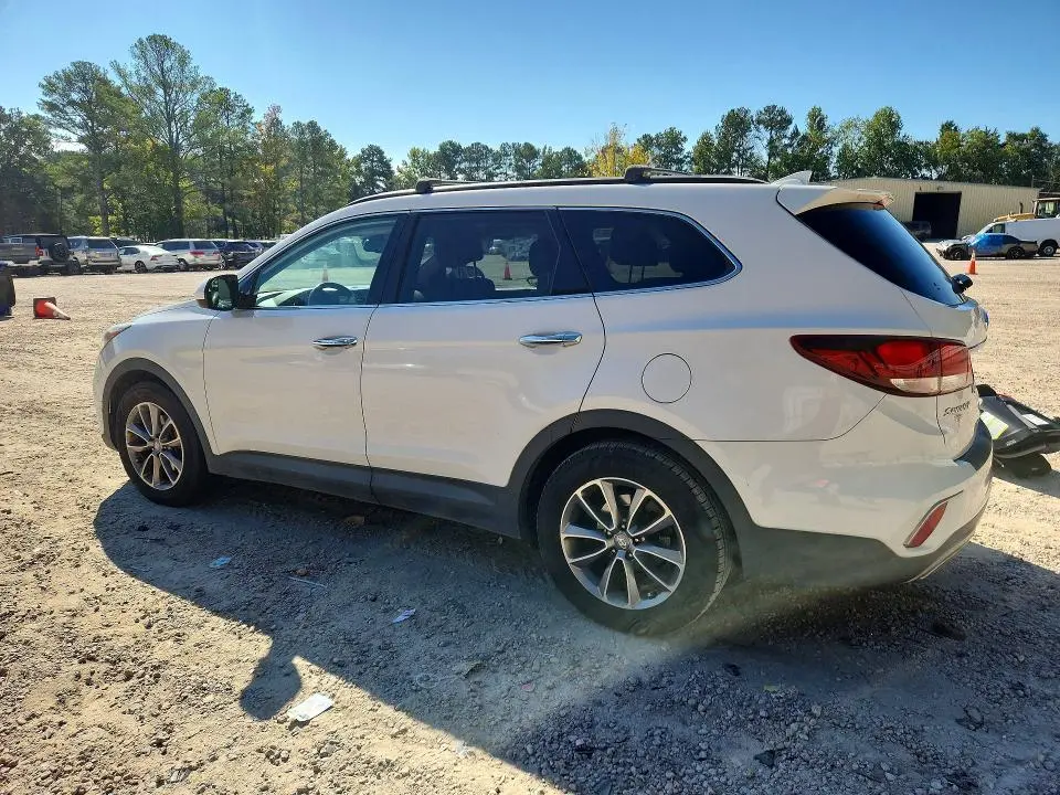 2017 HYUNDAI SANTA FE SE  