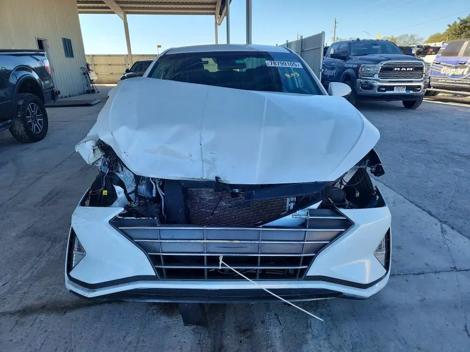 2020 HYUNDAI ELANTRA SE  