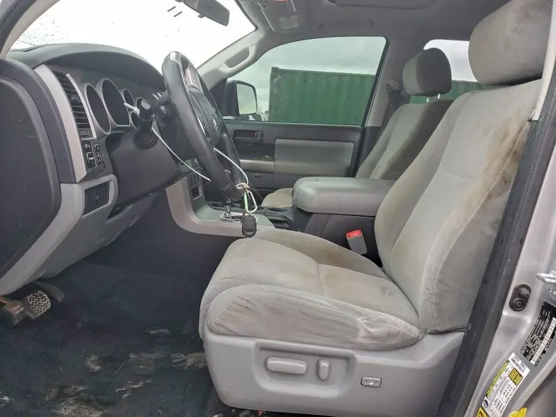 2017 TOYOTA SEQUOIA SR5  