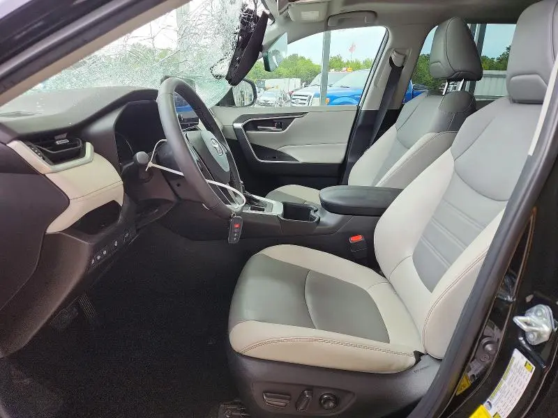 2023 TOYOTA RAV4 XLE PREMIUM  