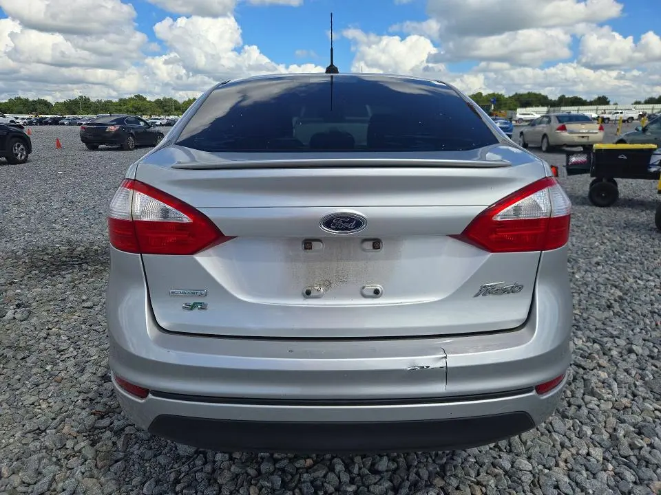 2017 FORD FIESTA SE  