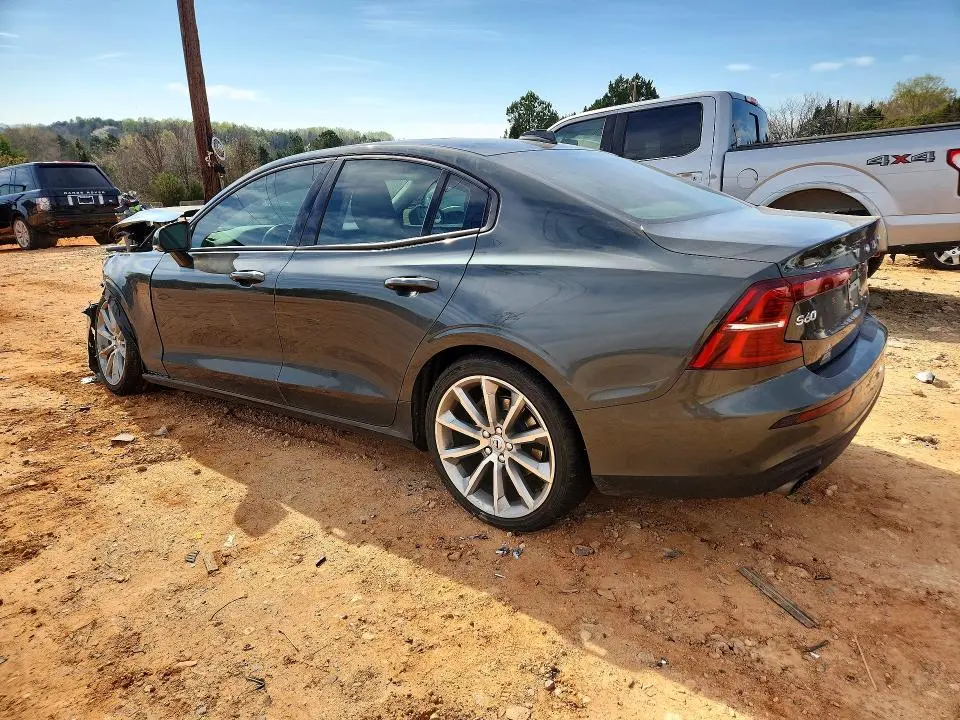 2020 VOLVO S60 T5 MOMENTUM  