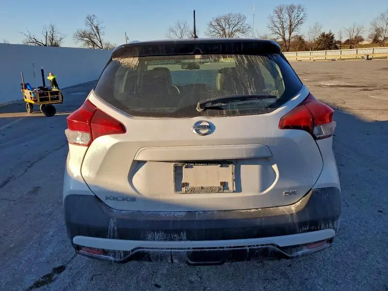 2019 NISSAN KICKS S  