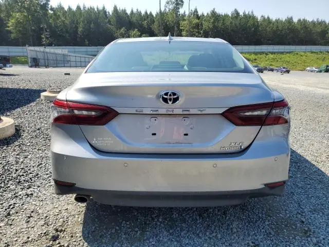 2021 TOYOTA CAMRY XLE  