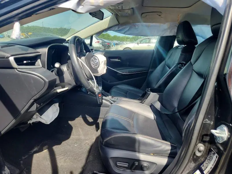 2021 TOYOTA COROLLA XLE  