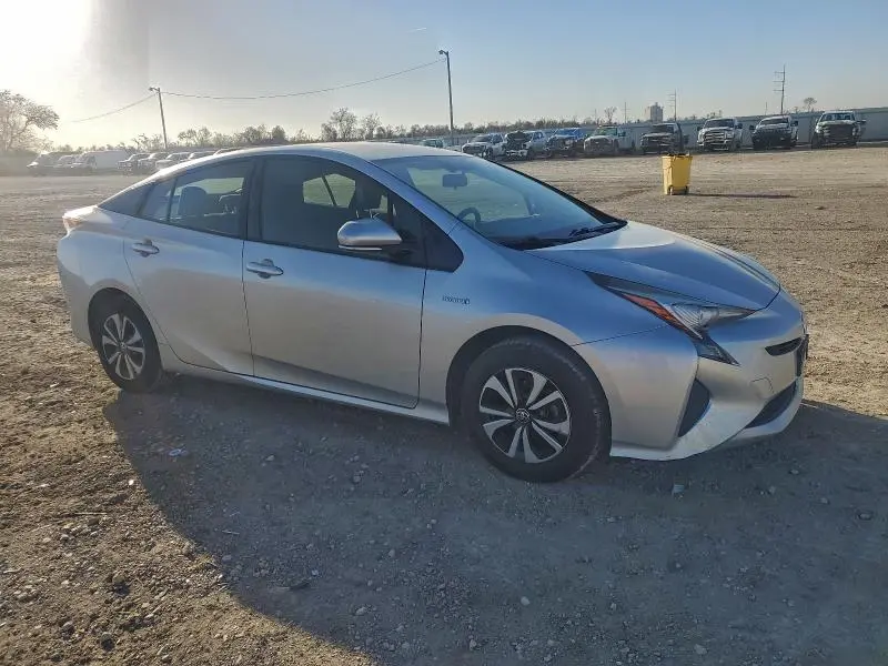2016 TOYOTA PRIUS   