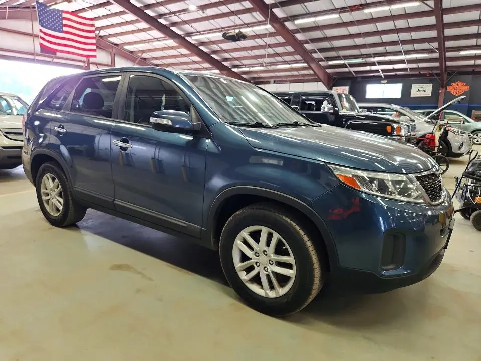2014 KIA SORENTO LX  