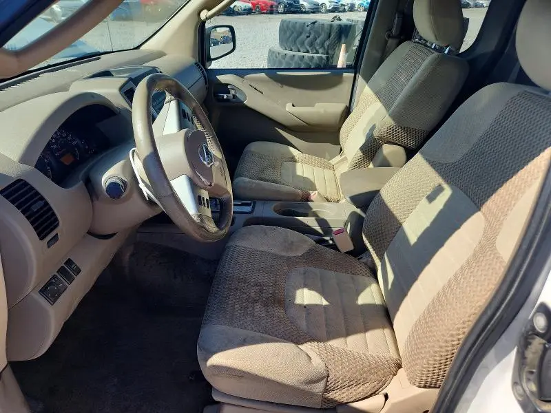 2011 NISSAN FRONTIER SV V6  