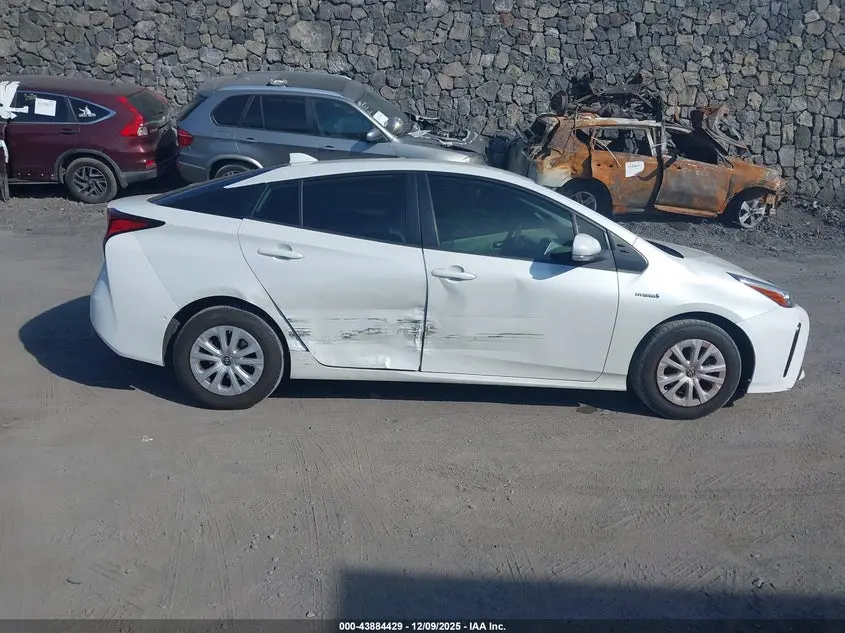 2021 TOYOTA PRIUS LE