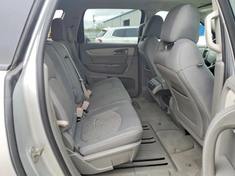 2017 CHEVROLET TRAVERSE LS  