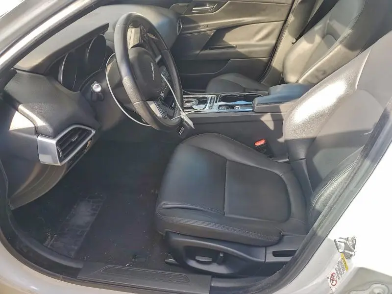 2017 JAGUAR XE PREMIUM  