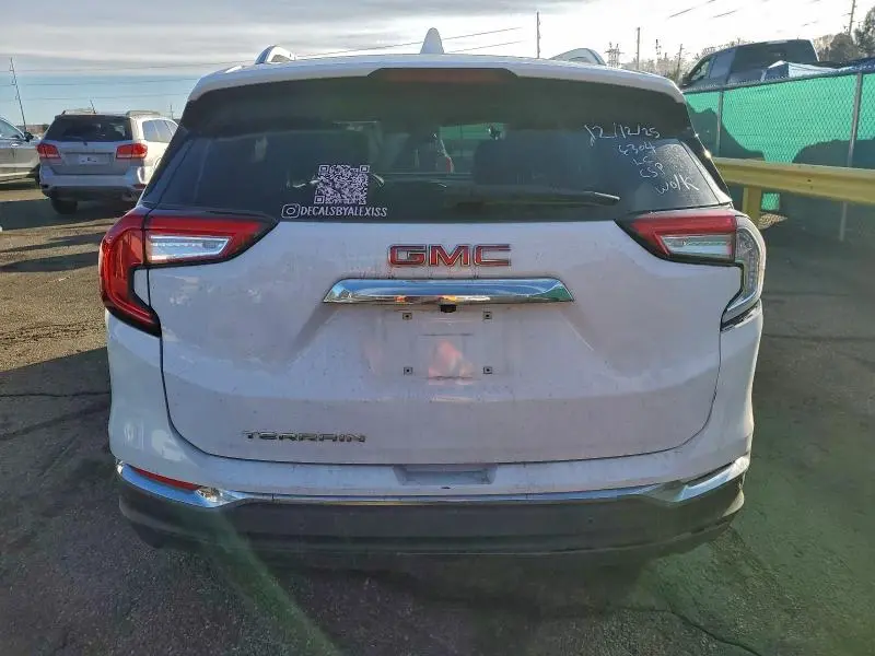 2022 GMC TERRAIN SLT  