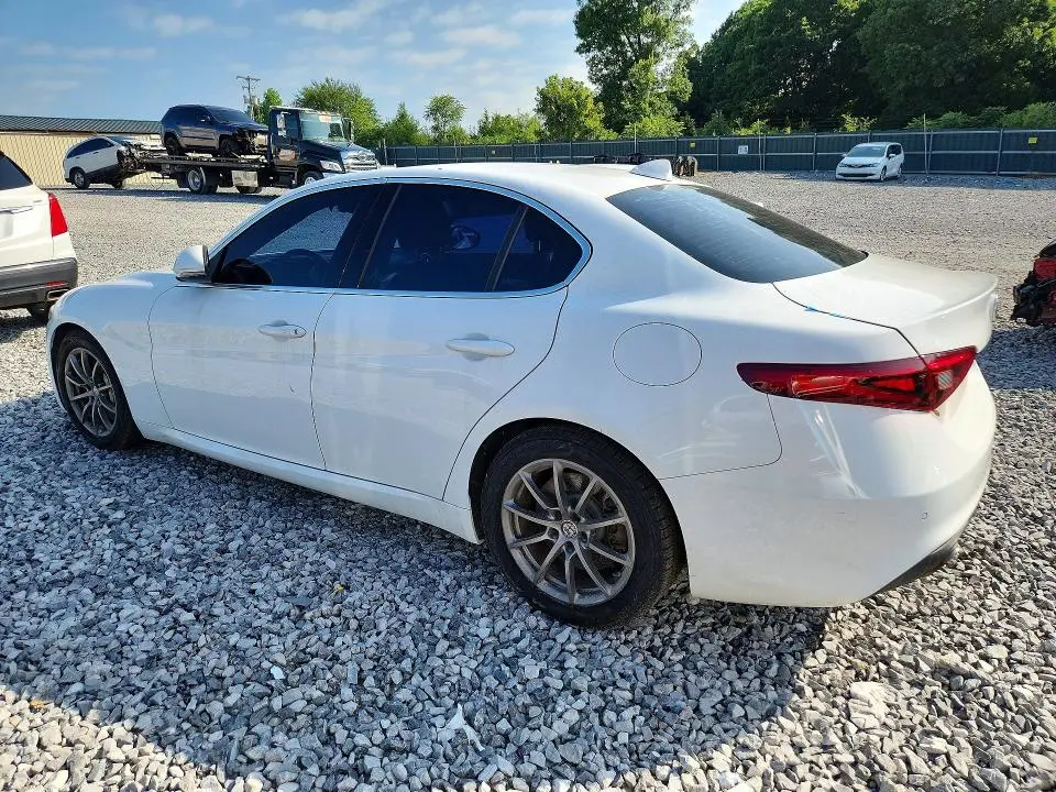 2017 ALFA ROMEO GIULIA   