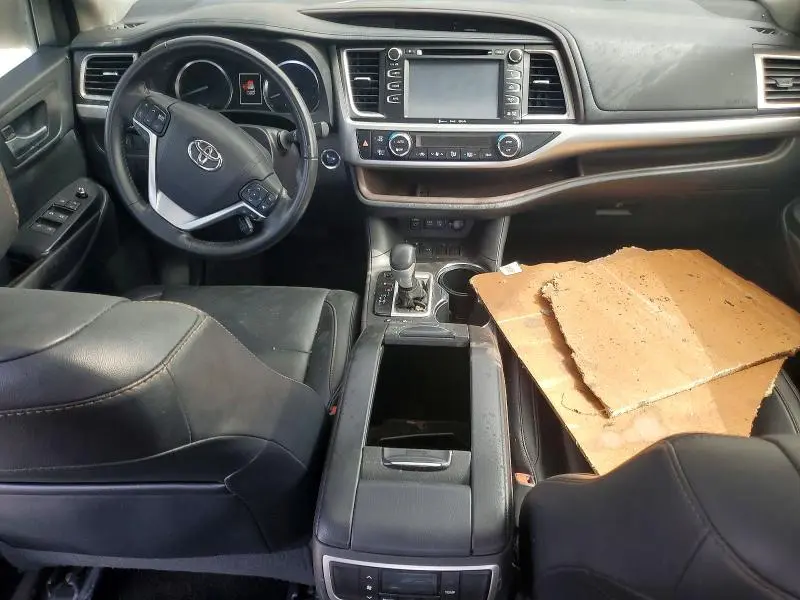 2017 TOYOTA HIGHLANDER XLE  