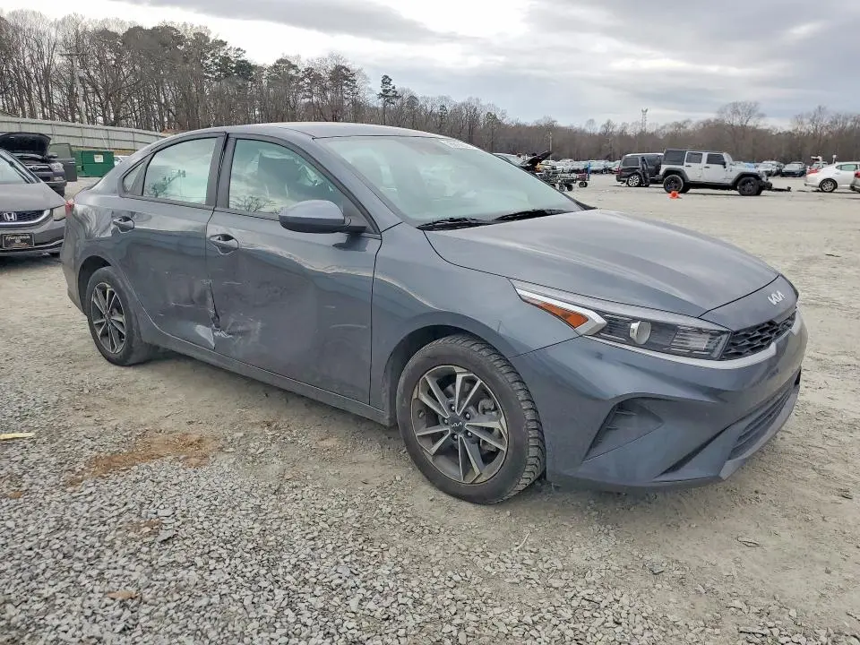 2024 KIA FORTE LX  