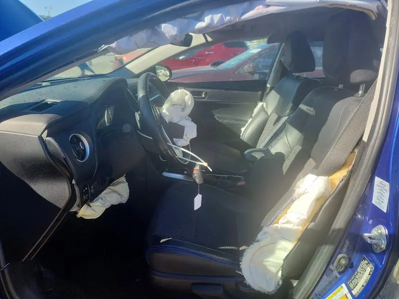 2019 TOYOTA COROLLA SE  