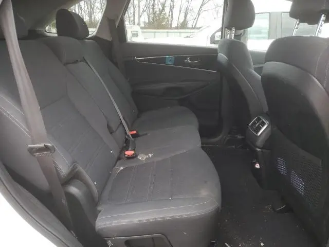 2018 KIA SORENTO LX  