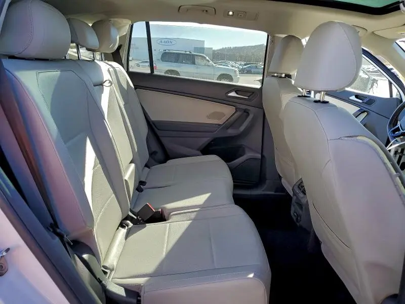 2021 VOLKSWAGEN TIGUAN SE  