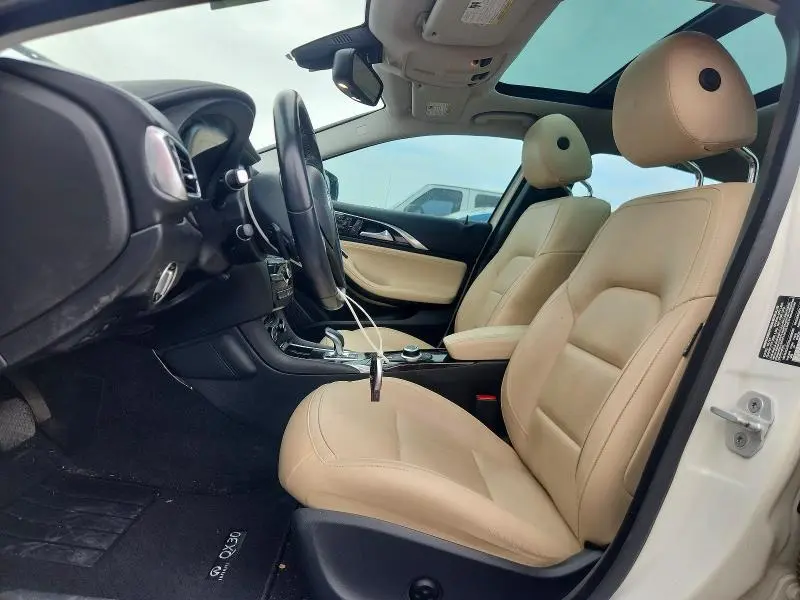 2018 INFINITI QX30 BASE  