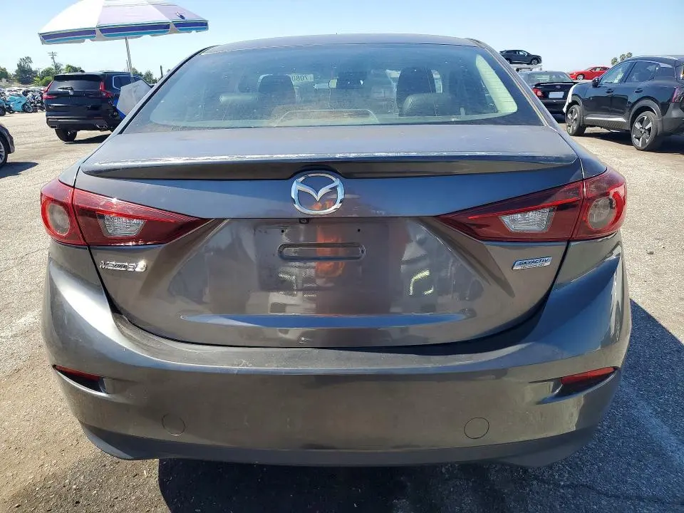 2018 MAZDA 3 TOURING  