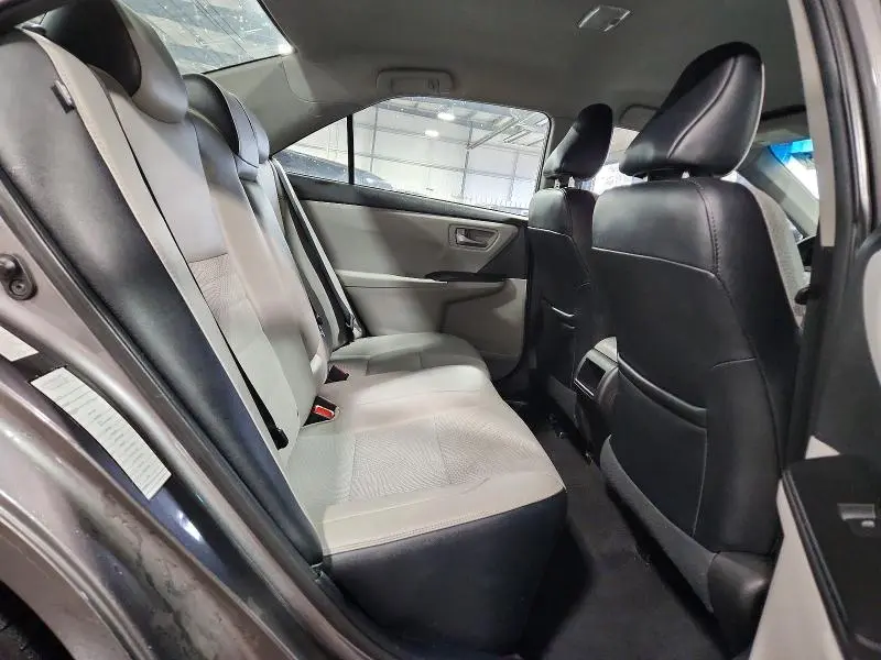 2016 TOYOTA CAMRY SE  