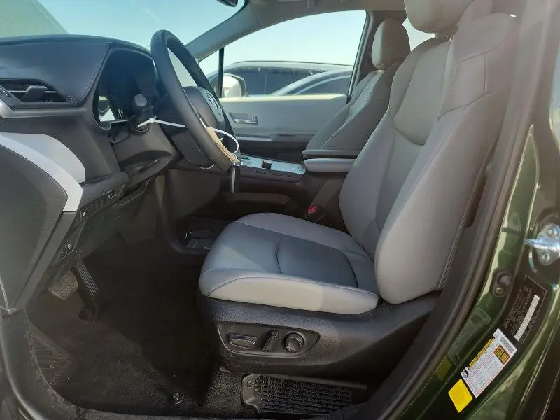 2026 TOYOTA SIENNA XLE 7-PASSENGER  