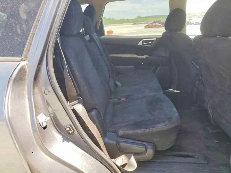 2016 NISSAN PATHFINDER SV  