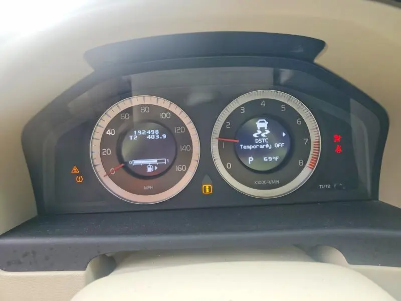 2011 VOLVO XC70 3.2  