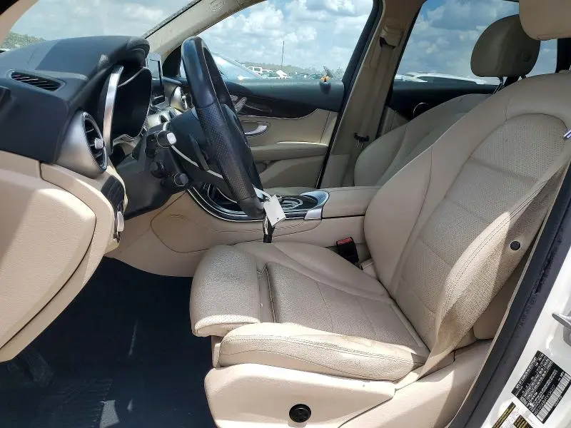 2019 MERCEDES-BENZ GLC 300  