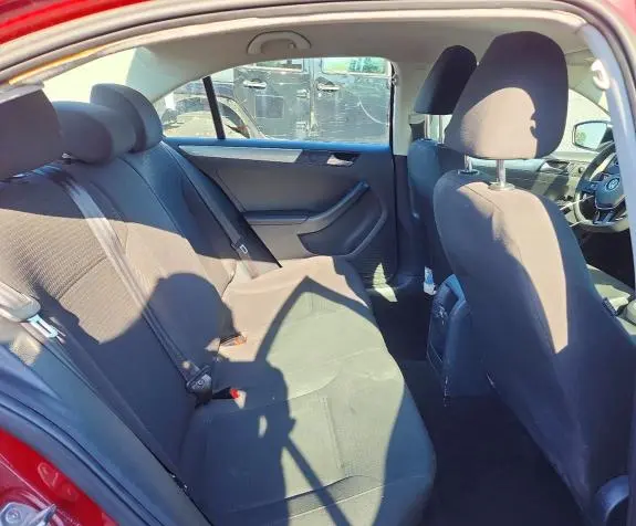 2016 VOLKSWAGEN JETTA SE  