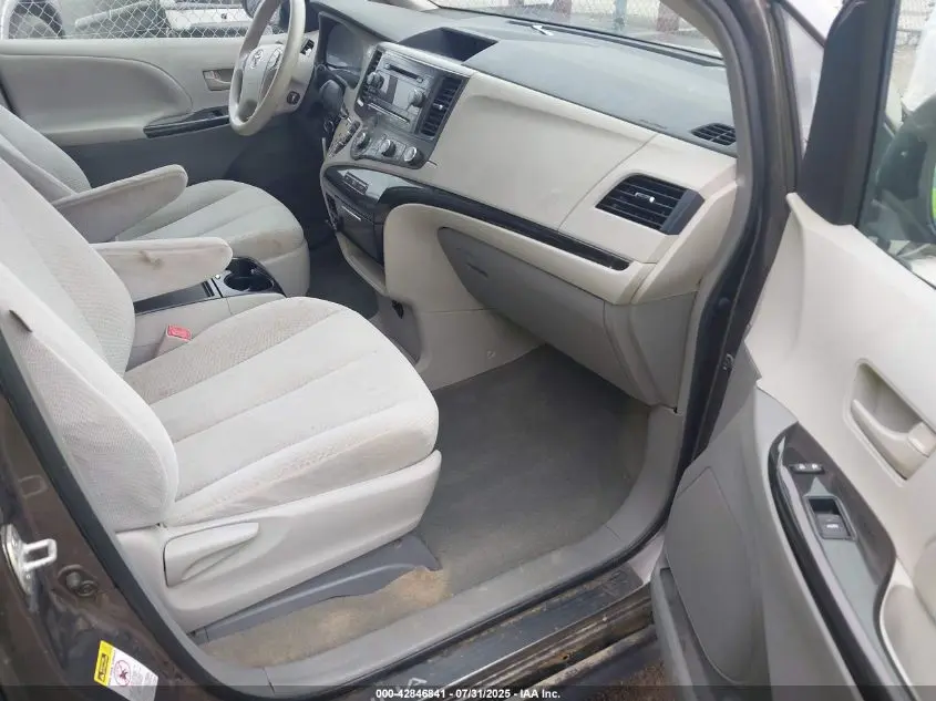 2012 TOYOTA SIENNA LE V6 8 PASSENGER