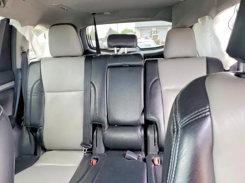2017 TOYOTA HIGHLANDER LE  