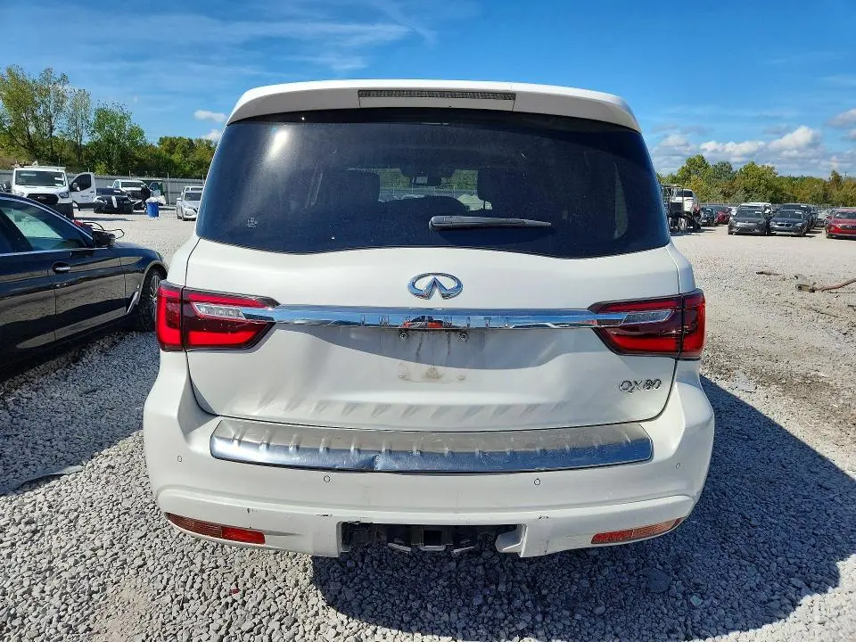 2019 INFINITI QX80 LUXE  