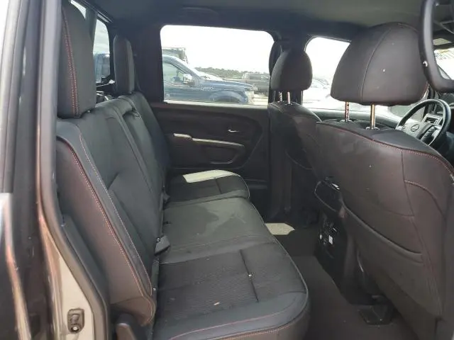 2022 NISSAN TITAN SV  