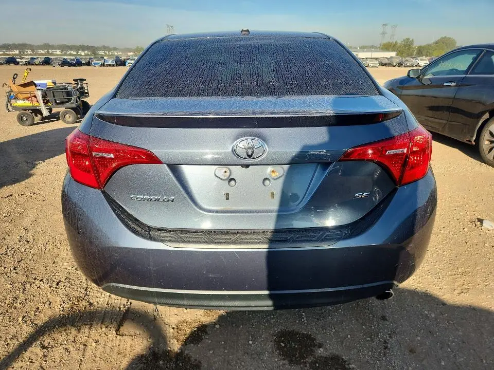 2017 TOYOTA COROLLA SE  