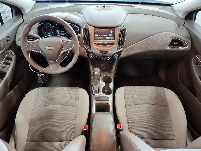 2017 CHEVROLET CRUZE LT  