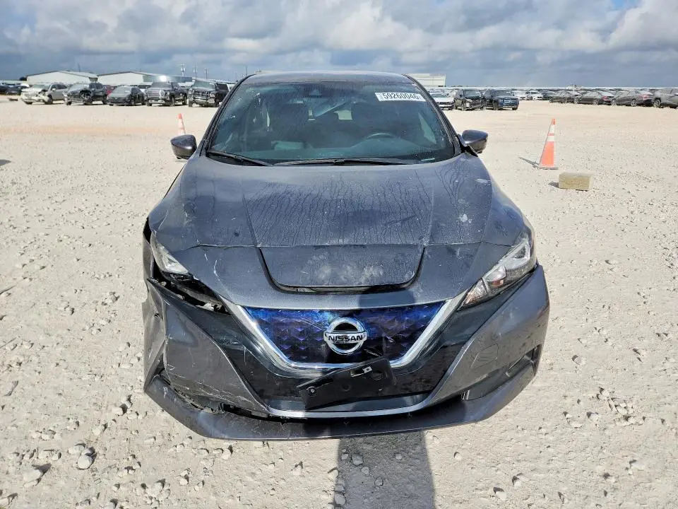 2020 NISSAN LEAF SV  