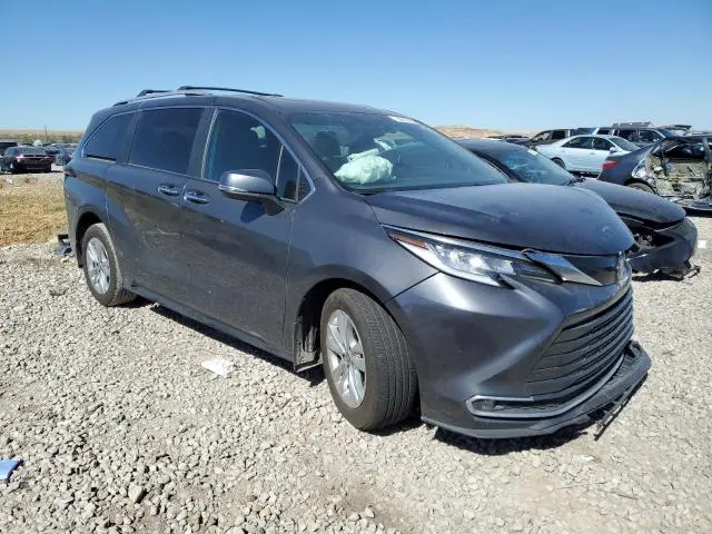 2025 TOYOTA SIENNA LIMITED  
