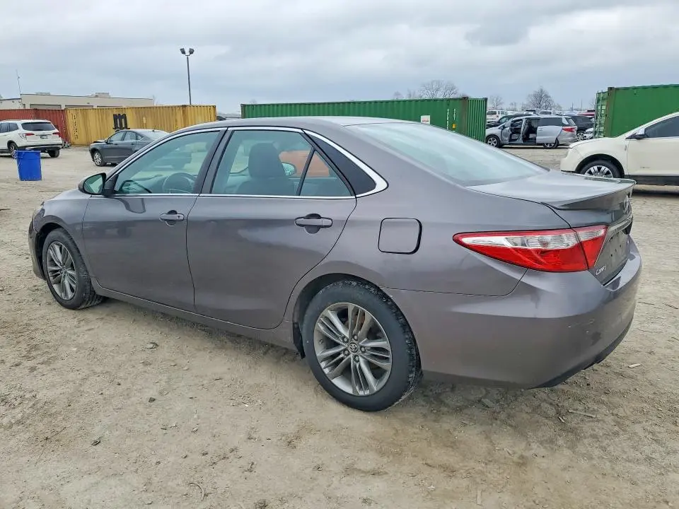 2016 TOYOTA CAMRY SE  