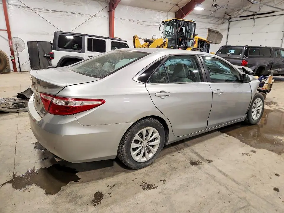 2015 TOYOTA CAMRY LE  