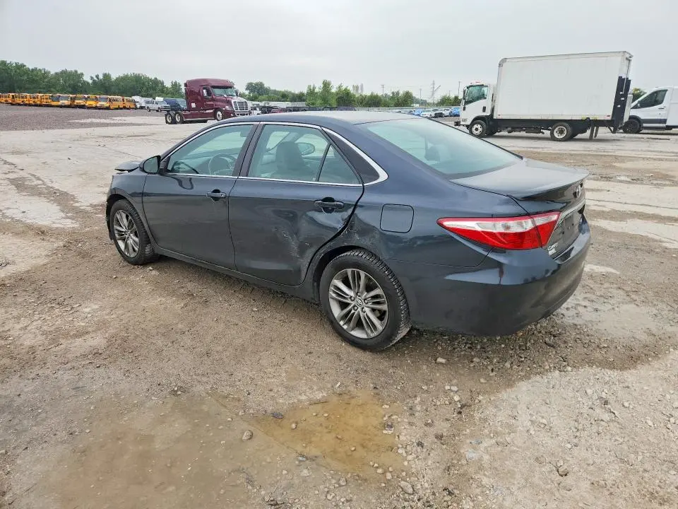 2016 TOYOTA CAMRY SE  