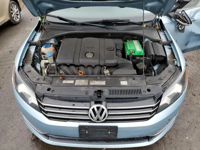 2012 VOLKSWAGEN PASSAT SE