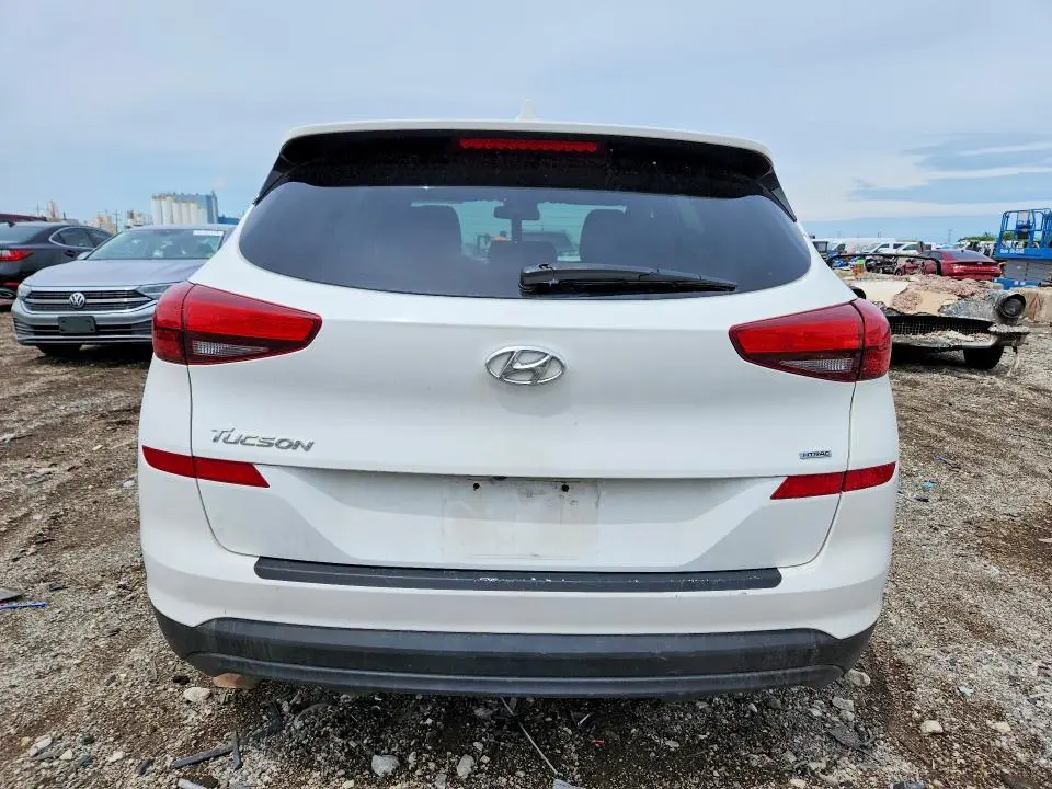2021 HYUNDAI TUCSON SE  