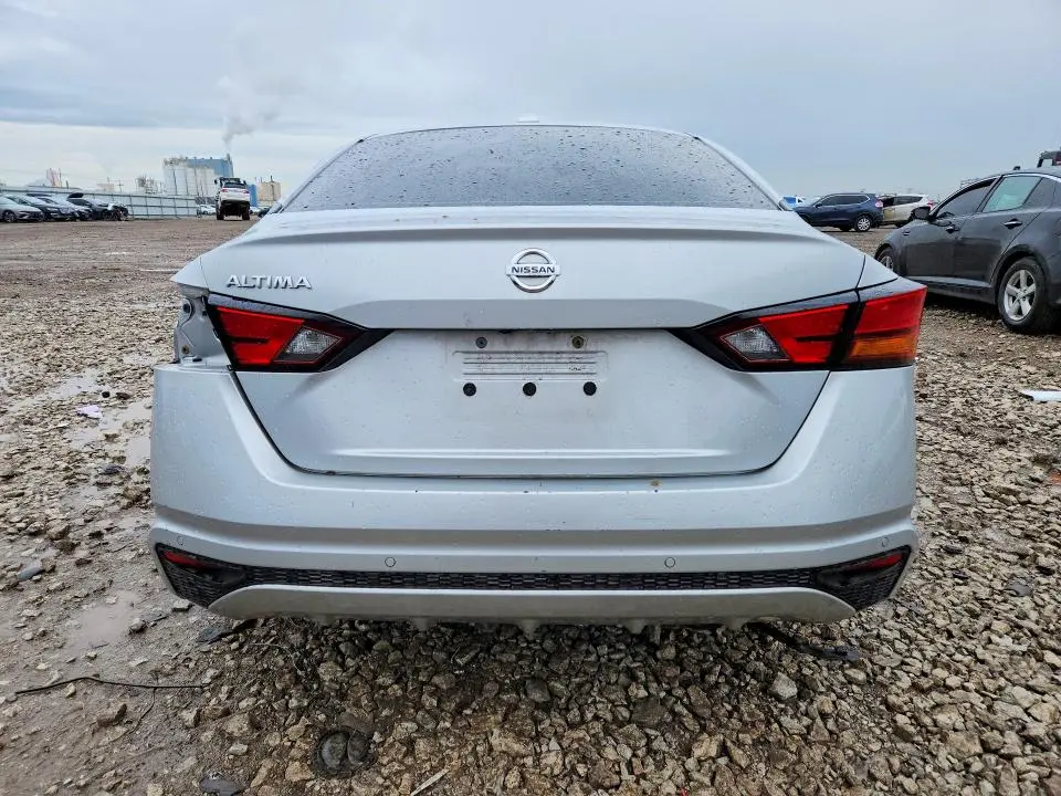 2021 NISSAN ALTIMA SR  