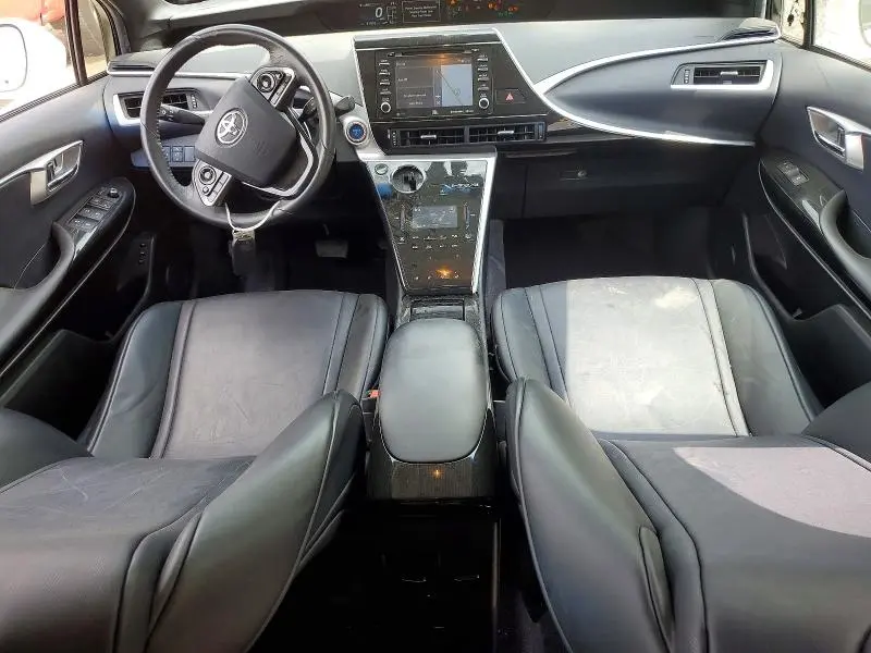 2018 TOYOTA MIRAI BASE  