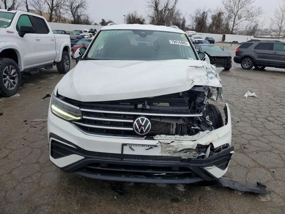 2024 VOLKSWAGEN TIGUAN SE  
